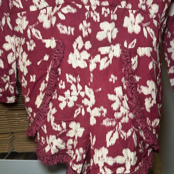 Jessica Simpson Wine Red Floral Romper Maroon w/Floral Print V-Neck Short Jumper - Picture 7 of 7
